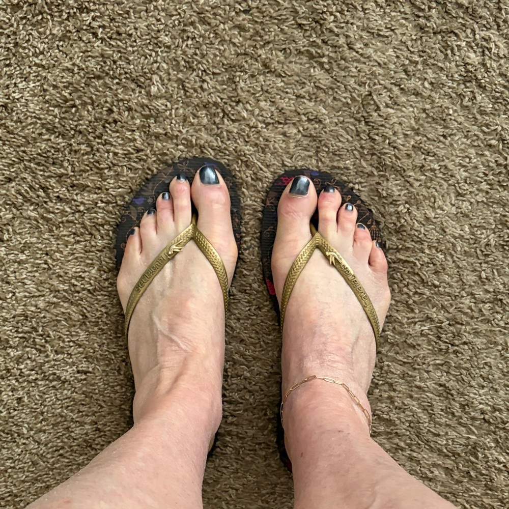 Havaianas Women's Gold Strap Flip Flops